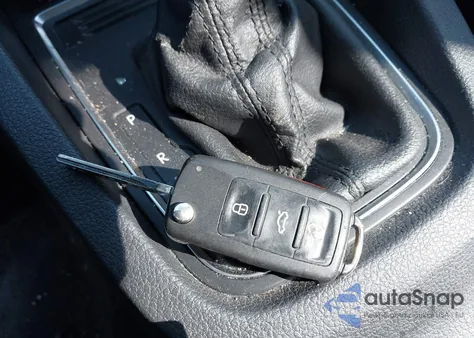 2017 Volkswagen Jetta 1.4T S z USA, uszkodzony, nr VIN 3VW2B7AJ5HM214880